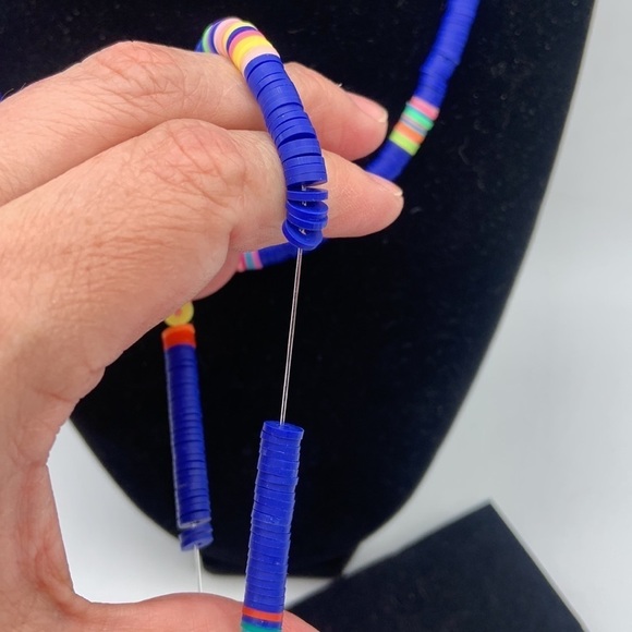 Rainbow Blue 2 pc. Necklace and Bracelet Set New! - Picture 4 of 5